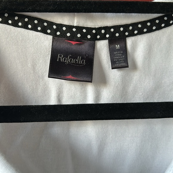 White Sleeveless Top - Picture 2 of 3